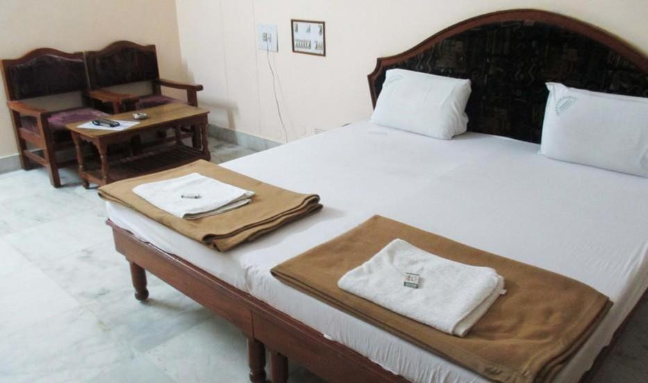 Hotel Geethanjali Residency Bhadrachalam Exterior foto