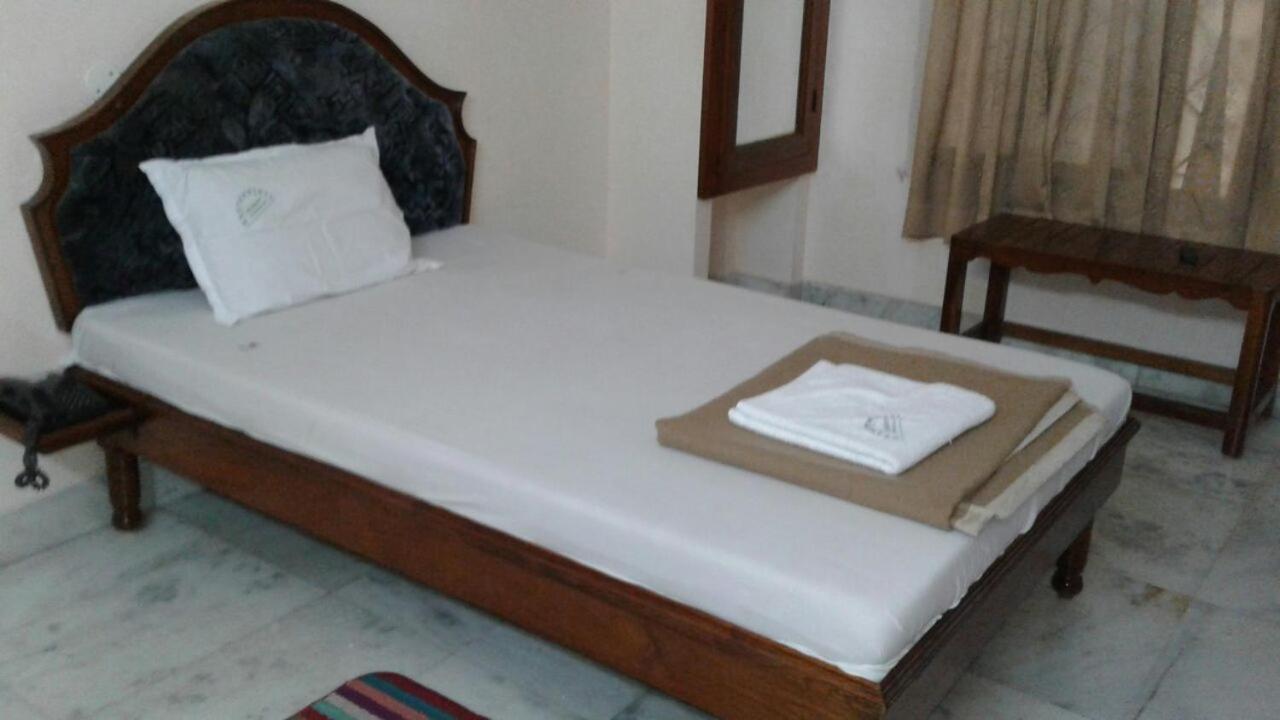 Hotel Geethanjali Residency Bhadrachalam Exterior foto